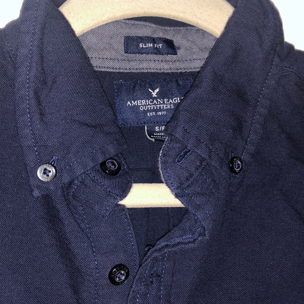 AEO SLIM FIT BUTTON DOWN - Picture 3 of 9